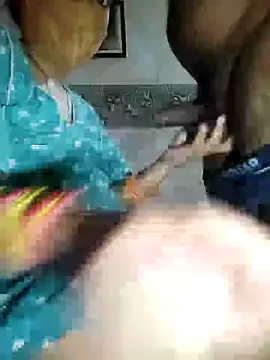 Snapshot of sunita-doll chatting on 12-26-24, 02:27 sunita-doll online show from 12-26-24, 02:27