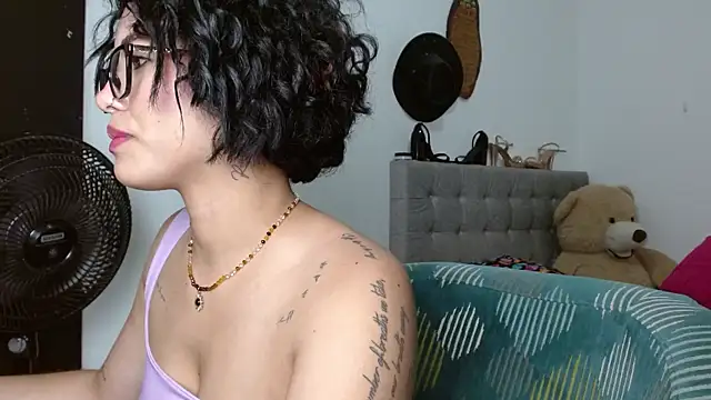 Sexy Lia  online show from 05-12-26, 12:19