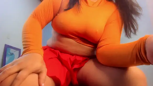 Snapshot of Danniela18_ chatting on 03-18-25, 03:42 Danniela18 online show from 03-18-25, 03:42