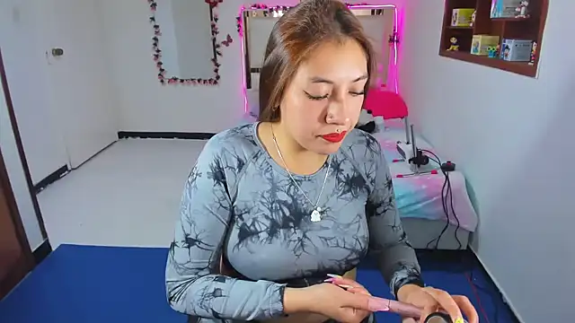 perlabeautiful online show from 10-09-25, 05:11