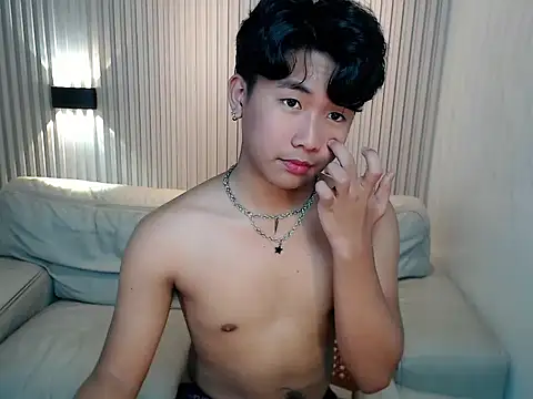 Snapshot of dangerzone0122 chatting on 11-22-25, 05:34 dangerzone0122 online show from 11-22-25, 05:34