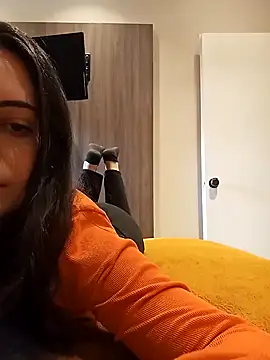 Snapshot of Eleni_Pappa chatting on 02-10-25, 11:57 Eleni Pappa online show from 02-10-25, 11:57