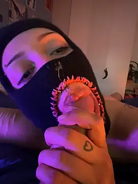 littlewitchxoxo online show from 02-22-25, 03:47