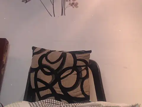 Snapshot of NikolSexyHot chatting on 01-15-25, 11:40 NikolSexyHot online show from 01-15-25, 11:40