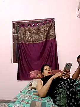 Hot-shot99 online show from 02-04-25, 12:33