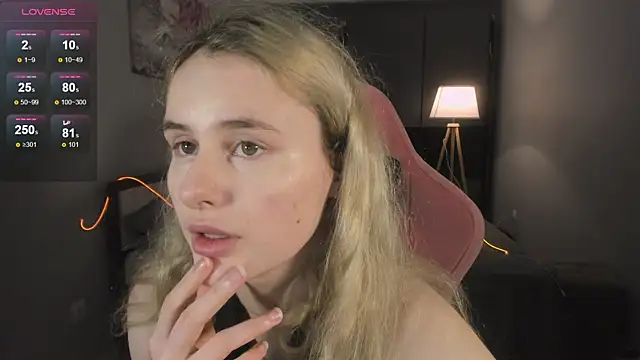 Snapshot of Molly_Toads chatting on 01-04-25, 08:16 Molly Toads online show from 01-04-25, 08:16