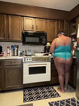 Snapshot of InterRacialFacial7296 chatting on 12-21-25, 10:33 InterRacialFacial7296 online show from 12-21-25, 10:33