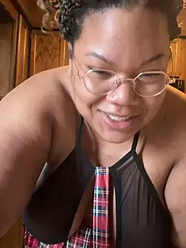 Snapshot of InterRacialFacial7296 chatting on 03-15-26, 02:01 InterRacialFacial7296 online show from 03-15-26, 02:01