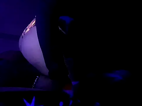 Snapshot of priscilla420 chatting on 10-11-25, 11:36 priscilla420 online show from 10-11-25, 11:36