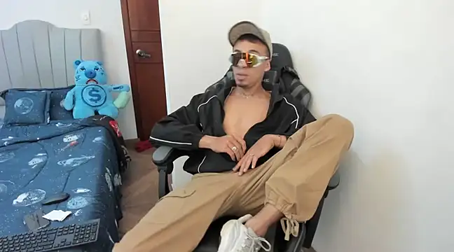 twink latino5 online show from 01-05-25, 03:32