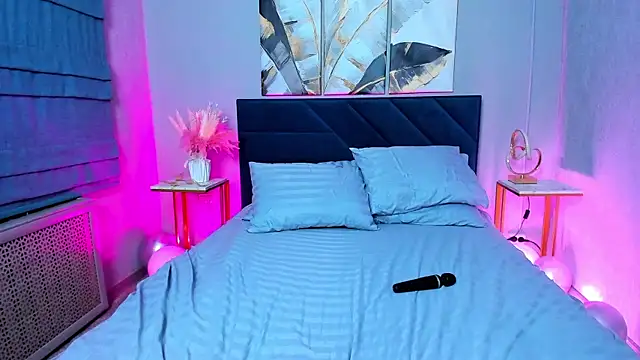 Curvy Dynamite  online show from 03-18-25, 04:15