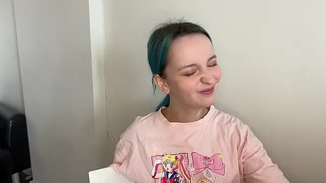 bumble bee online show from 01-12-25, 03:49