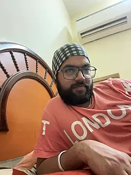 Arsh Loves Luv online show from 12-26-24, 07:49