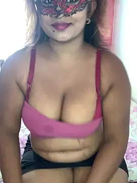 Snapshot of blackrose02 chatting on 02-14-26, 04:31 blackrose02 online show from 02-14-26, 04:31