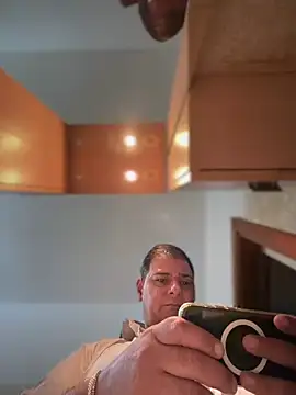 Snapshot of SecretlyDD chatting on 02-04-26, 08:20 SecretlyDD online show from 02-04-26, 08:20