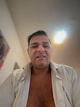 Snapshot of SecretlyDD chatting on 02-15-26, 04:47 SecretlyDD online show from 02-15-26, 04:47