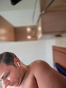 Snapshot of SecretlyDD chatting on 02-17-26, 09:50 SecretlyDD online show from 02-17-26, 09:50