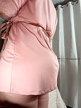 Snapshot of pAuLa_- chatting on 02-25-25, 12:24 pAuLa - online show from 02-25-25, 12:24