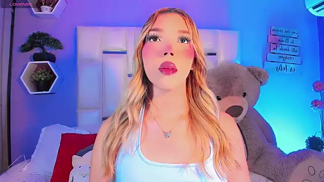 Snapshot of Aileen_18 chatting on 09-12-25, 09:20 Aileen 18 online show from 09-12-25, 09:20