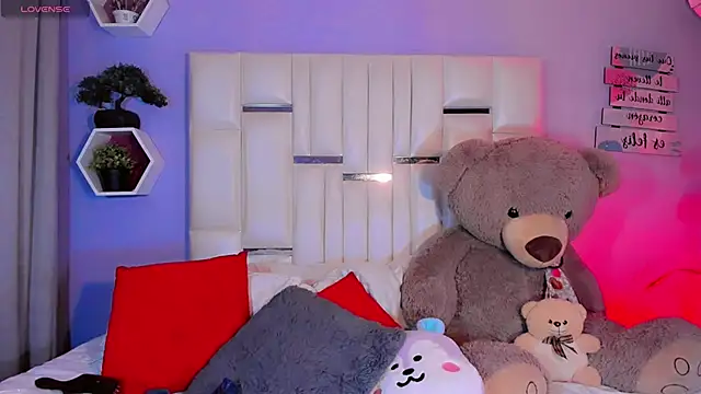 Snapshot of Aileen_18 chatting on 11-02-25, 07:22 Aileen 18 online show from 11-02-25, 07:22