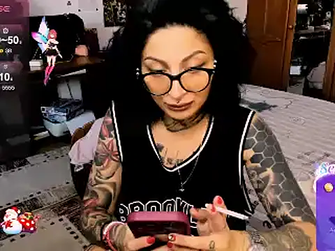 Snapshot of Lucky_Deniz chatting on 12-18-24, 10:19 Lucky Deniz online show from 12-18-24, 10:19