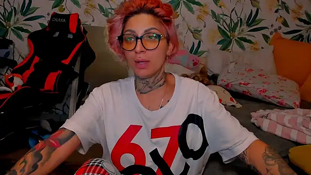 Snapshot of Lucky_Deniz chatting on 12-13-25, 11:21 Lucky Deniz online show from 12-13-25, 11:21