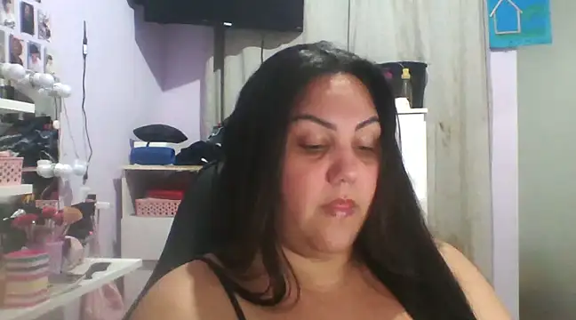 Paolaa hoot online show from 02-23-25, 05:23