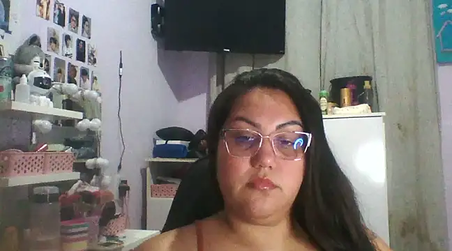 Paolaa hoot online show from 02-25-25, 04:03