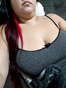 Snapshot of Paolaa_hoot chatting on 05-16-26, 03:58 Paolaa hoot online show from 05-16-26, 03:58