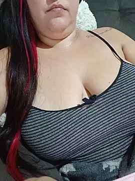 Snapshot of Paolaa_hoot chatting on 05-17-26, 03:59 Paolaa hoot online show from 05-17-26, 03:59