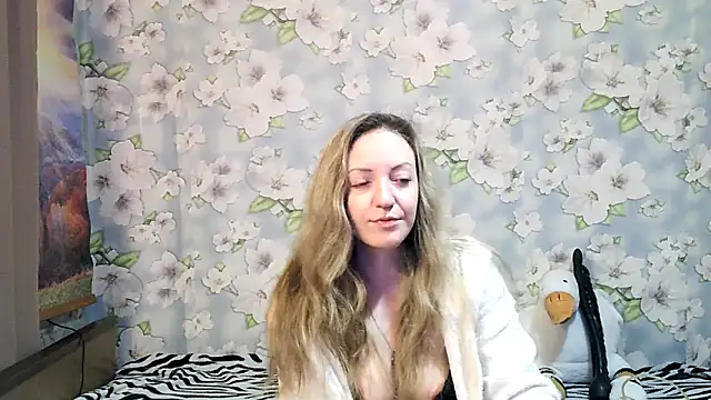 KattyLuuu online show from 10-10-25, 08:30