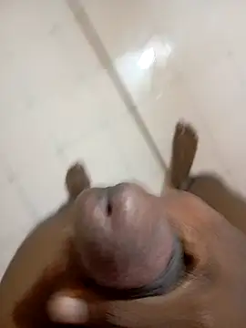 Snapshot of tharu111111 chatting on 02-05-25, 09:29 tharu111111 online show from 02-05-25, 09:29