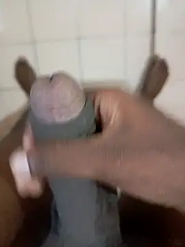 Snapshot of tharu111111 chatting on 03-05-25, 12:11 tharu111111 online show from 03-05-25, 12:11