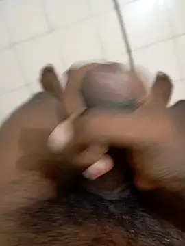 Snapshot of tharu111111 chatting on 09-22-25, 07:16 tharu111111 online show from 09-22-25, 07:16