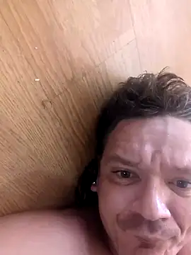 Snapshot of biggnipz chatting on 12-16-24, 11:07 biggnipz online show from 12-16-24, 11:07