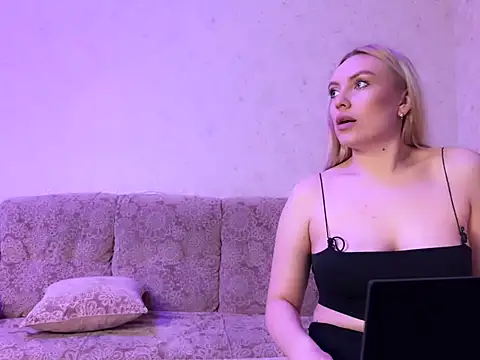 Snapshot of AzallandRoom chatting on 12-04-25, 06:16 AzallandRoom online show from 12-04-25, 06:16