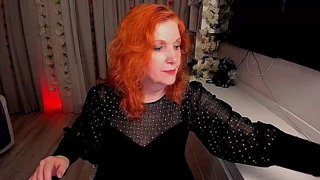 Snapshot of Fire-Fox-One chatting on 10-20-25, 08:53 Fire-Fox-One online show from 10-20-25, 08:53