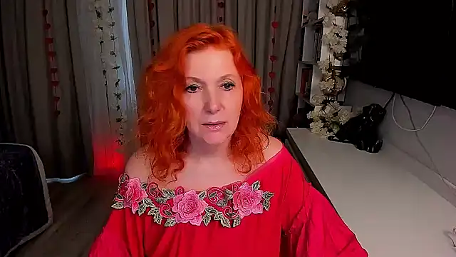 Snapshot of Fire-Fox-One chatting on 10-28-25, 11:36 Fire-Fox-One online show from 10-28-25, 11:36