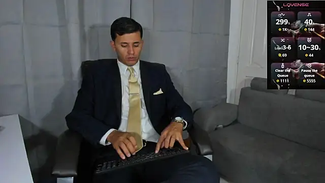 Hideintheoffice online show from 10-04-25, 11:36