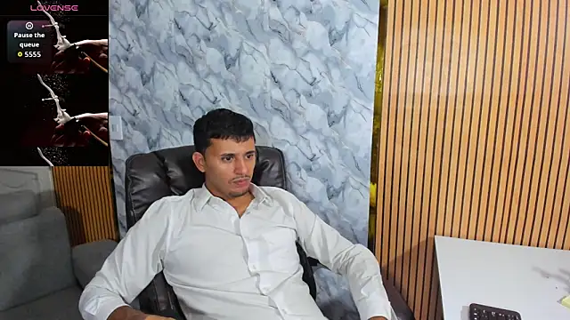 Hideintheoffice online show from 11-06-25, 03:40