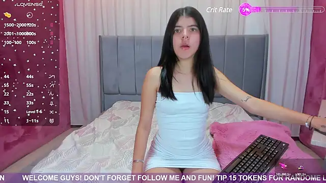 Snapshot of Maddy_bennet chatting on 12-19-24, 09:38 Maddy bennet online show from 12-19-24, 09:38