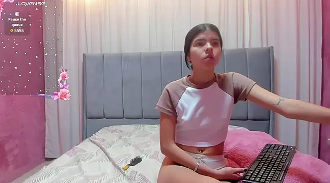 Snapshot of Maddy_bennet chatting on 12-29-24, 08:26 Maddy bennet online show from 12-29-24, 08:26