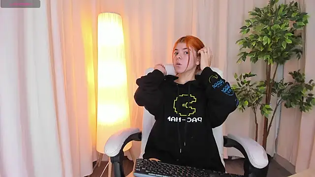 Snapshot of Maddy_bennet chatting on 02-27-25, 07:23 Maddy bennet online show from 02-27-25, 07:23