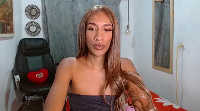 Snapshot of Dannacamilsaenz chatting on 01-29-25, 12:56 Dannacamilsaenz online show from 01-29-25, 12:56