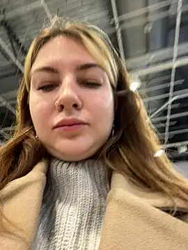 Snapshot of MayaMystic chatting on 12-23-24, 03:12 MayaMystic online show from 12-23-24, 03:12