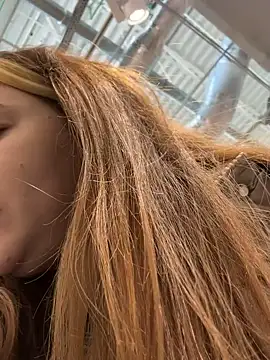 Snapshot of MayaMystic chatting on 01-03-25, 11:03 MayaMystic online show from 01-03-25, 11:03