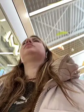 Snapshot of MayaMystic chatting on 01-04-25, 10:05 MayaMystic online show from 01-04-25, 10:05