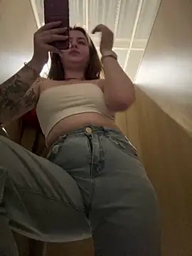 Snapshot of MayaMystic chatting on 03-11-25, 06:19 MayaMystic online show from 03-11-25, 06:19