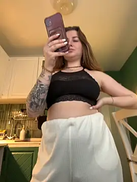 Snapshot of MayaMystic chatting on 10-31-25, 01:01 MayaMystic online show from 10-31-25, 01:01