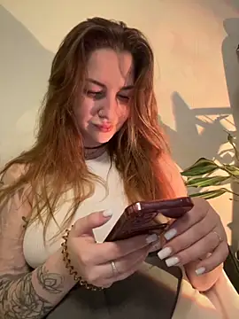 Snapshot of MayaMystic chatting on 11-21-25, 01:10 MayaMystic online show from 11-21-25, 01:10